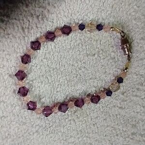 Faceted purple beaded bracelet